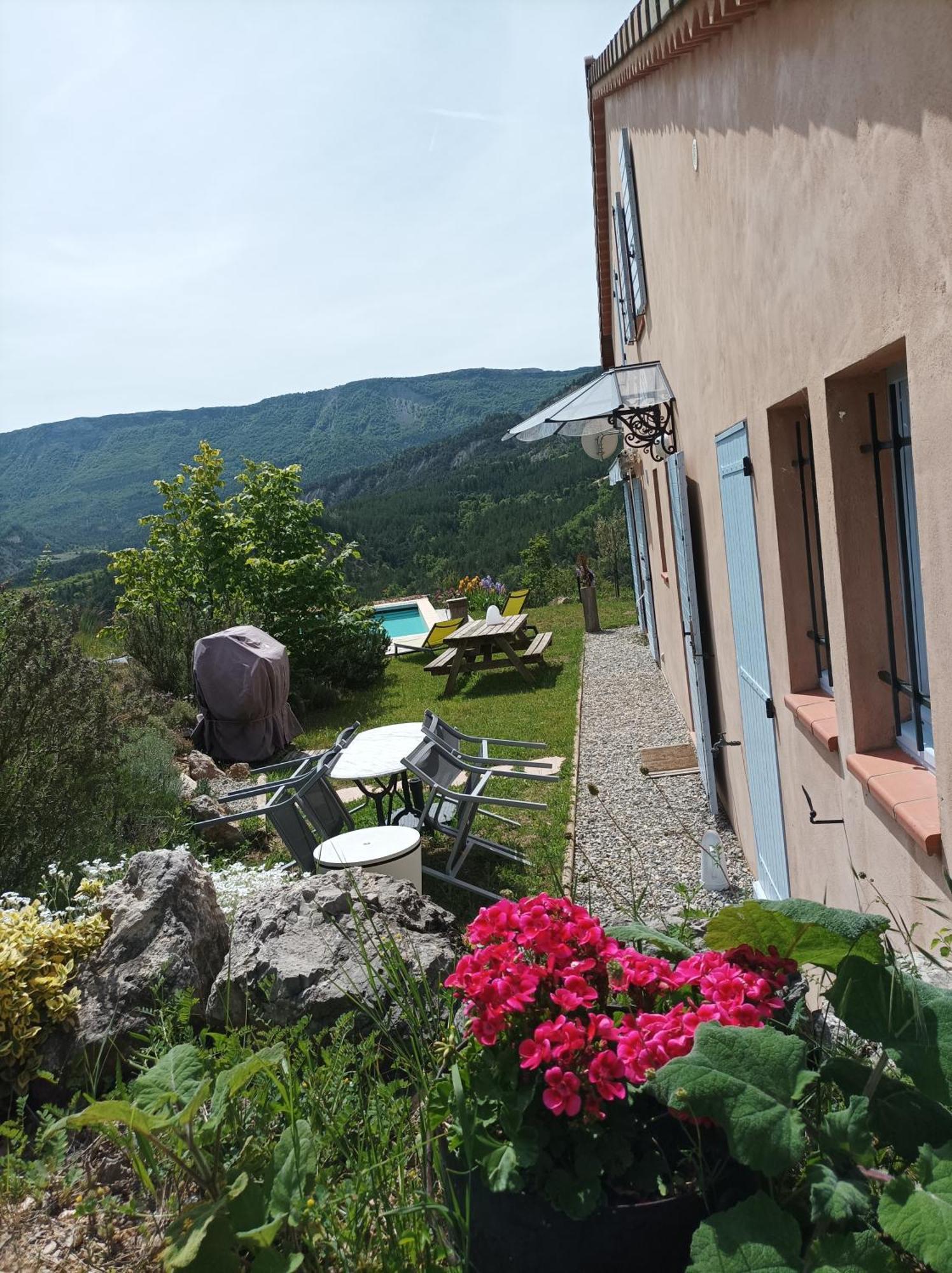 Un Petit Coin De Paradis Orpierre Buitenkant foto