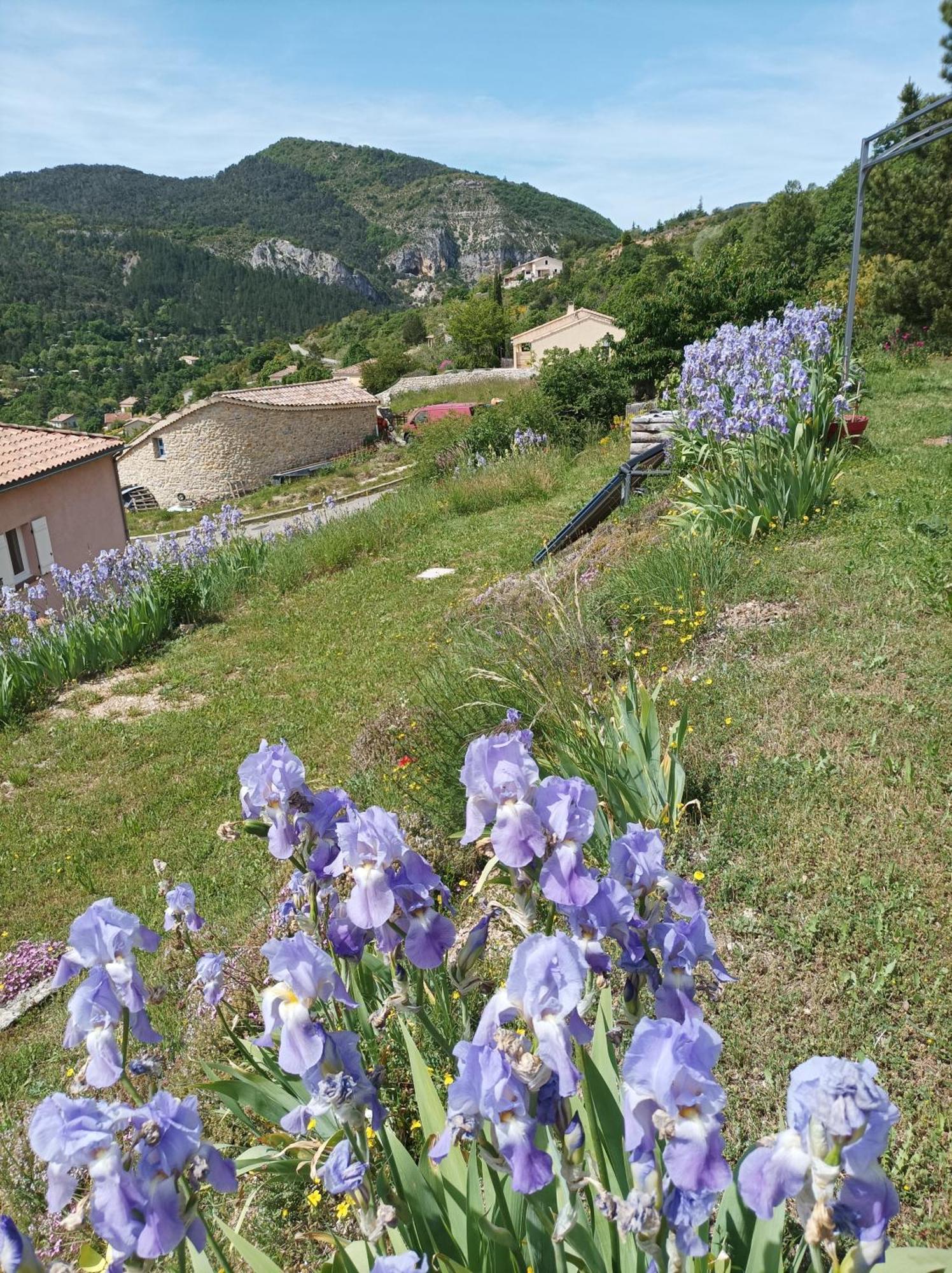 Un Petit Coin De Paradis Orpierre Buitenkant foto